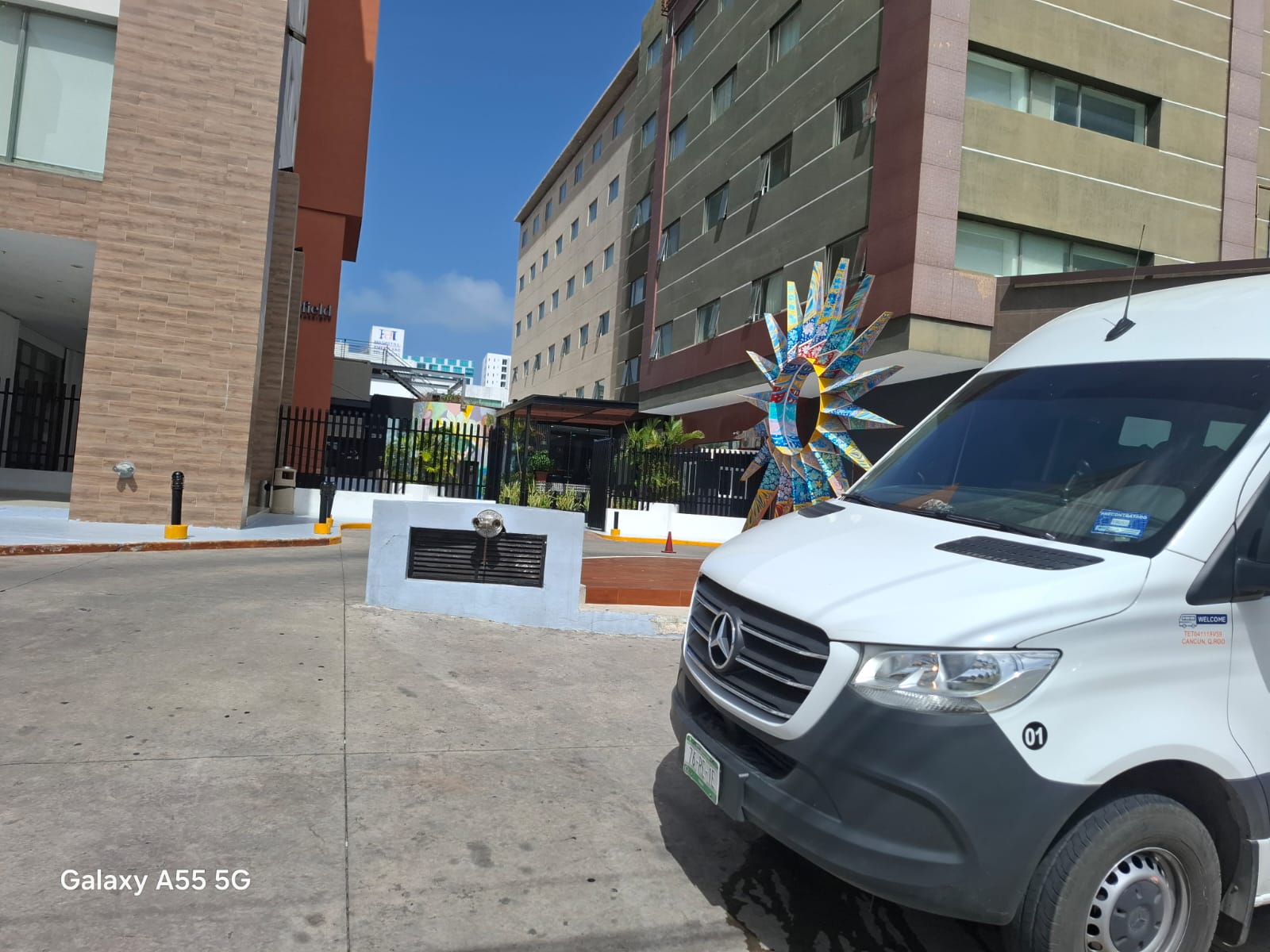 Van Mercedes-Benz Sprinter lista para traslados a la Riviera Maya